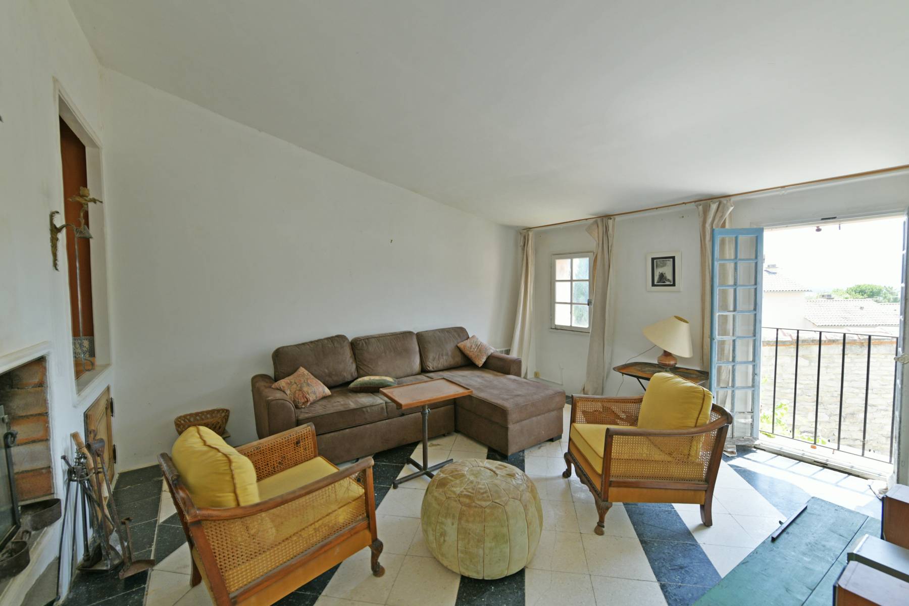 Jolie maison de village au coeur de Joucas   