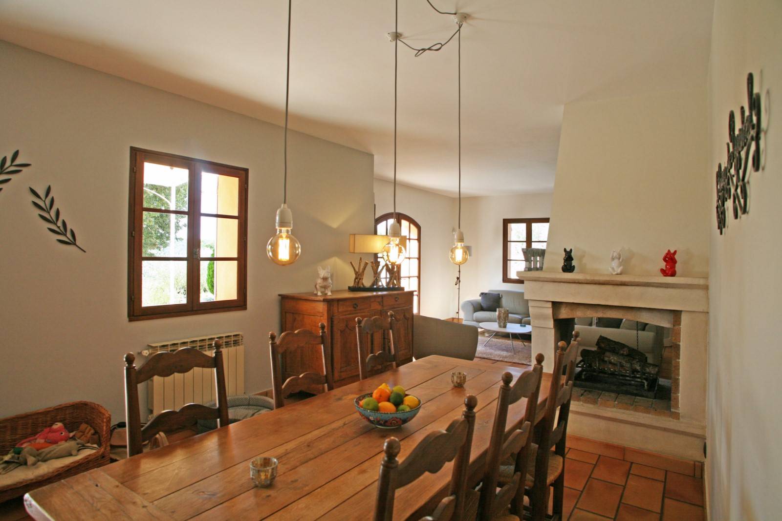 Exclusivité à Rustrel : maison à deux pas du village avec vue dominante et piscine   