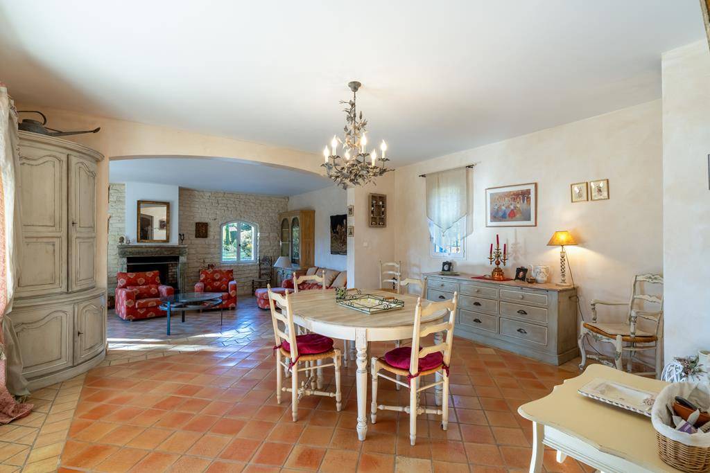 Cabrières d'Avignon - Propriété avec vue   