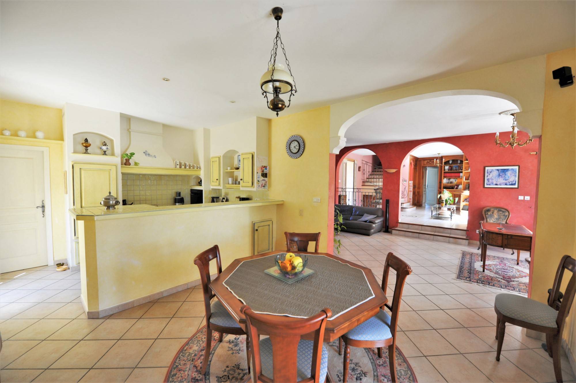 Gordes, villa en pierres avec piscine    
