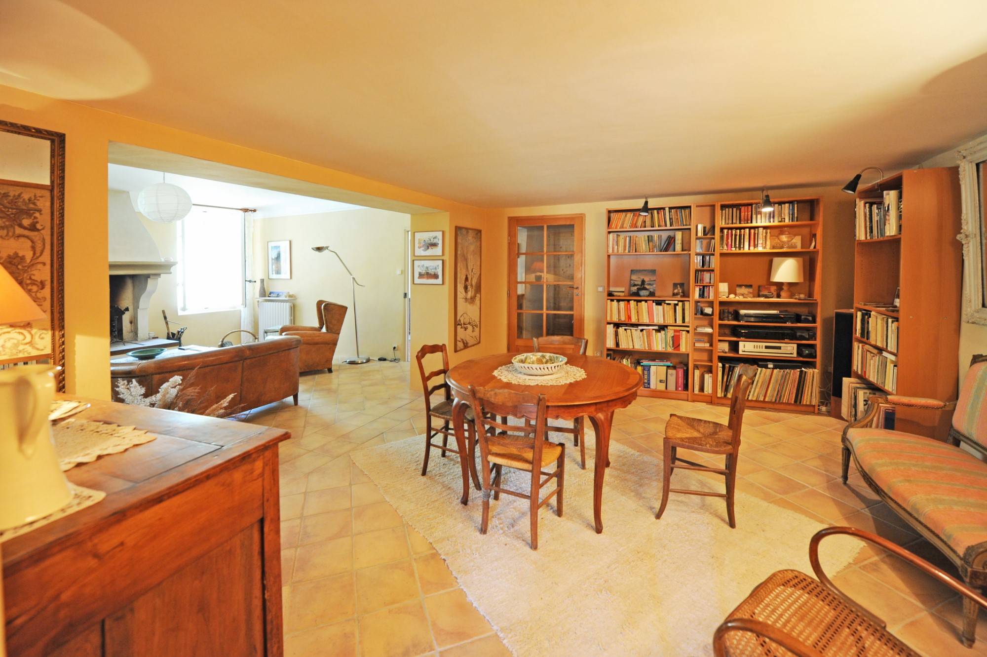 grande maison de hameau du 18ème siècle avec dépendances    