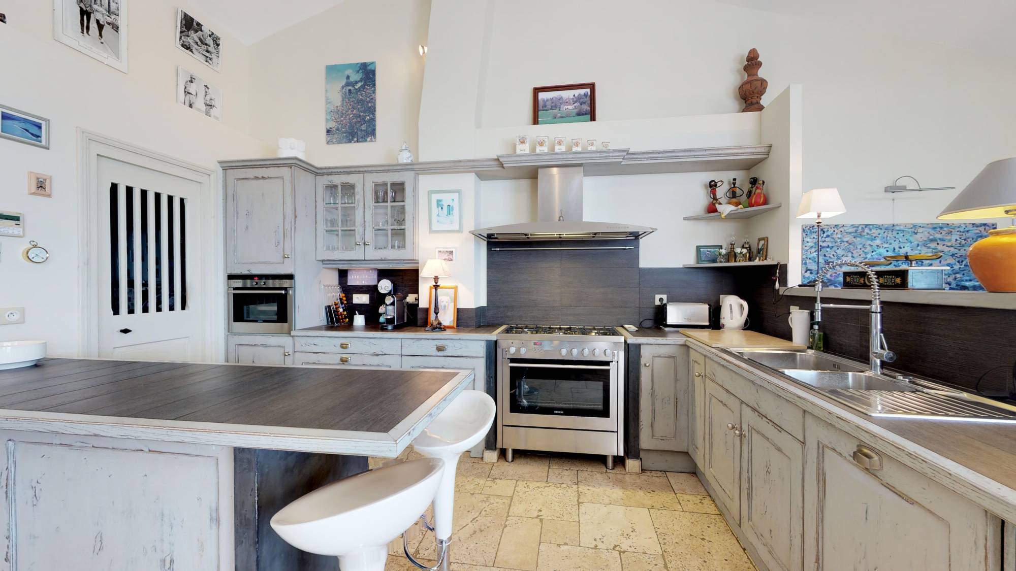 à Gordes, maison contemporaine avec vue   