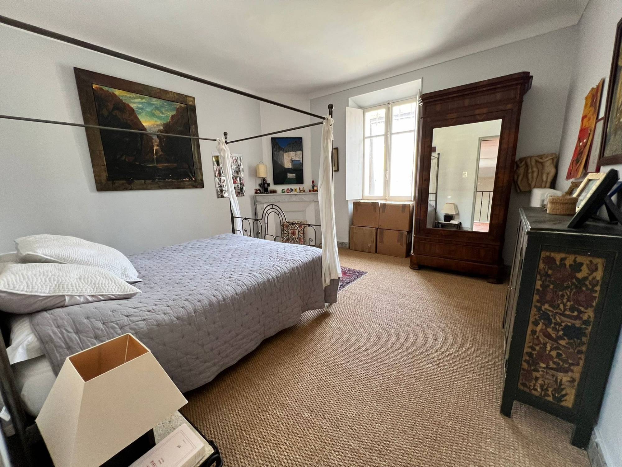au coeur de Cabrières-d'Avignon, très belle maison de village entièrement rénovée    