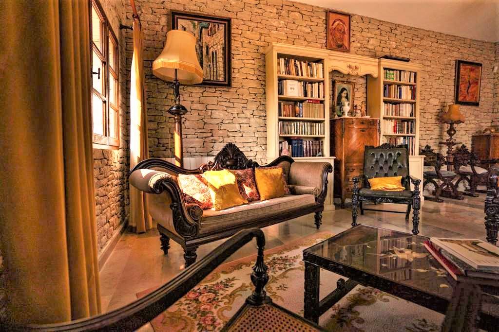 Maison en pierres avec vue panoramique Gordes  