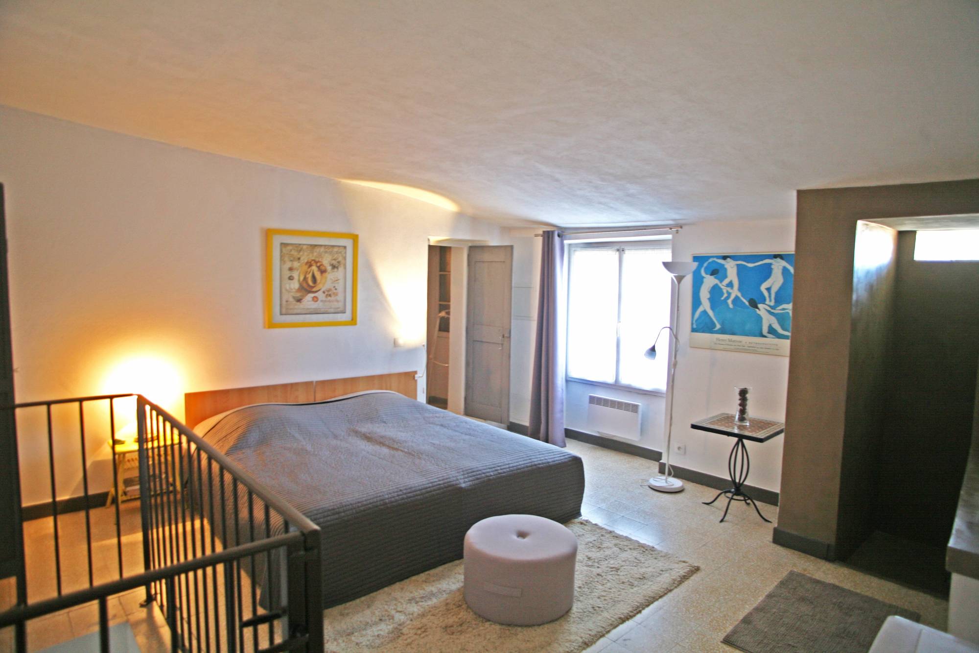 au coeur de Cabrières-d'Avignon, deux maisons de village avec piscine commue   