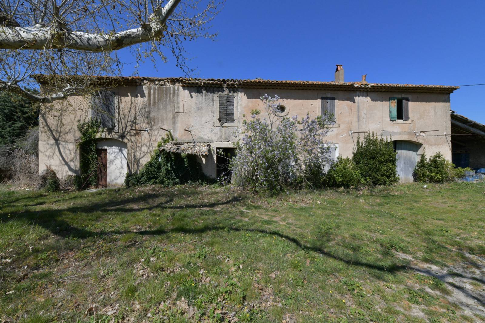 Mas à rénover entièrement avec vue sur le Luberon   