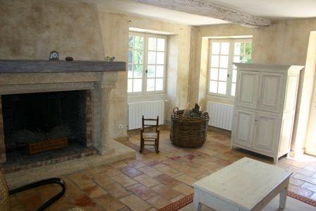 Superbe mas proche Gordes, en bordure de hameau avec piscine.