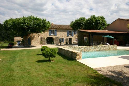 Beau mas pour 580 m² sur 2 hectares proche des Alpilles.
