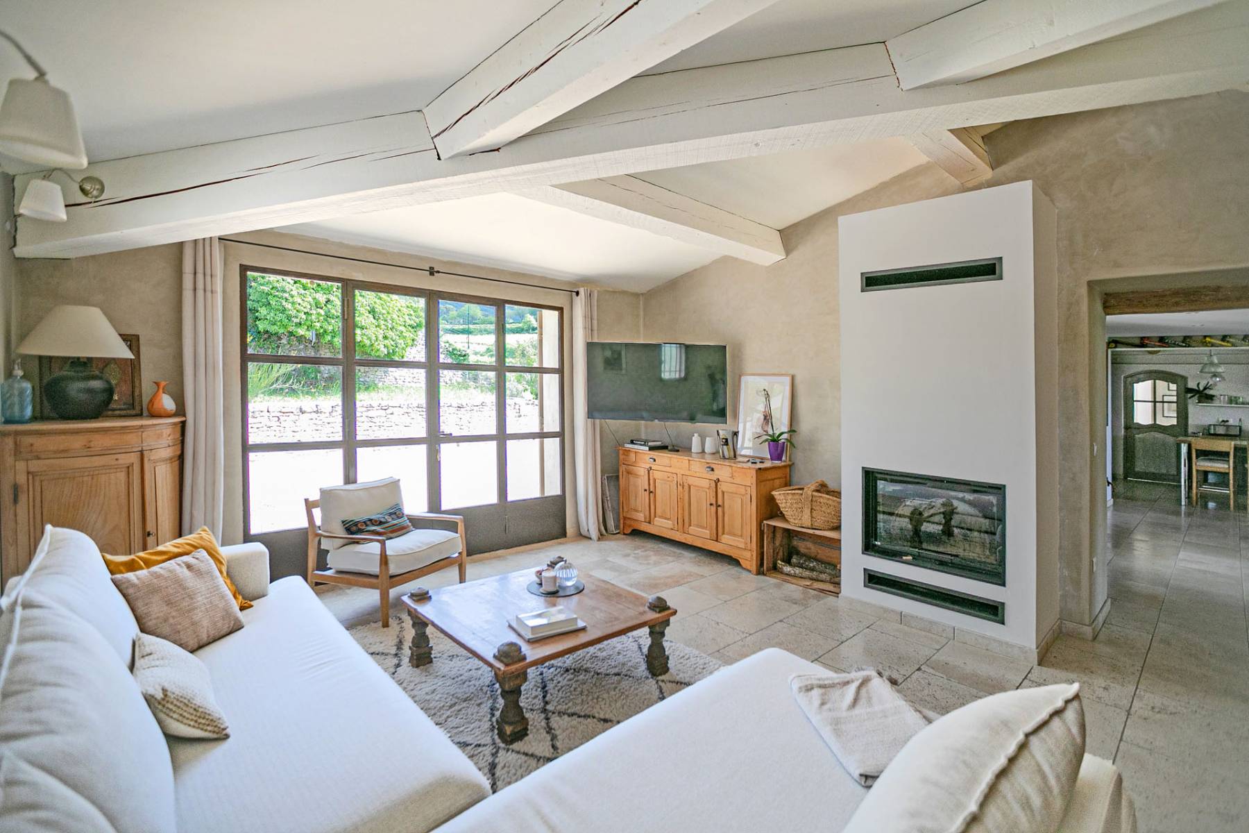Proche Bonnieux, agréable maison avec piscine et grand garage   