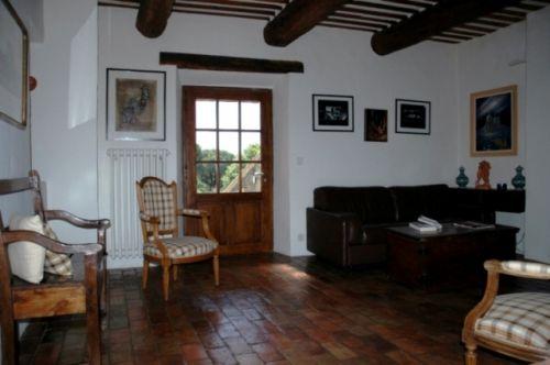Goult en Luberon, maison du 17ème  en bordure de village