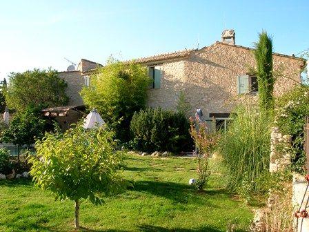Ferme du 18ème en Luberon avec dépendences, piscine, garage...
