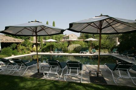 Ferme du 18ème en Luberon avec dépendences, piscine, garage...