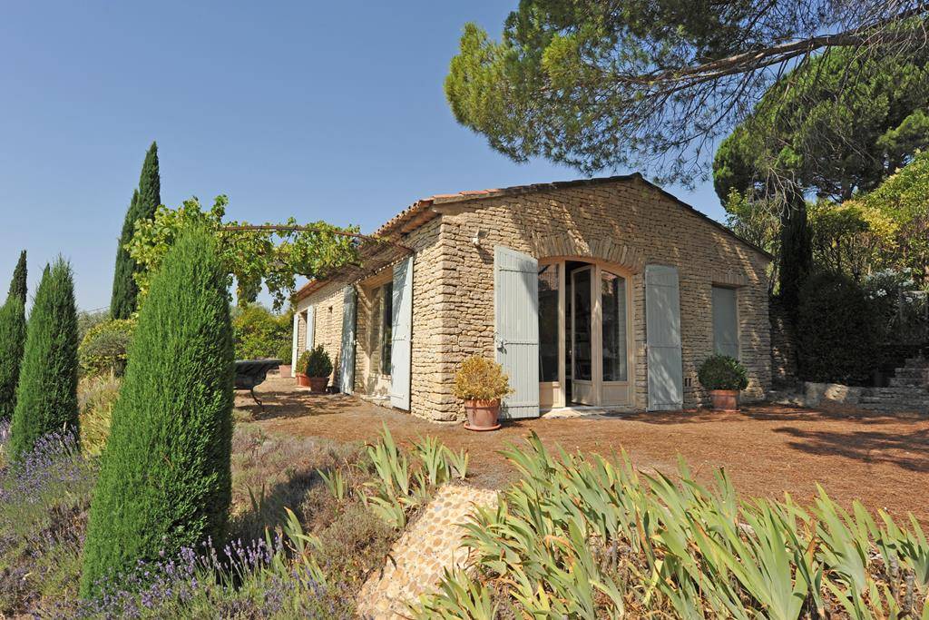 Gordes petit hameau privé avec vues panoramiques   