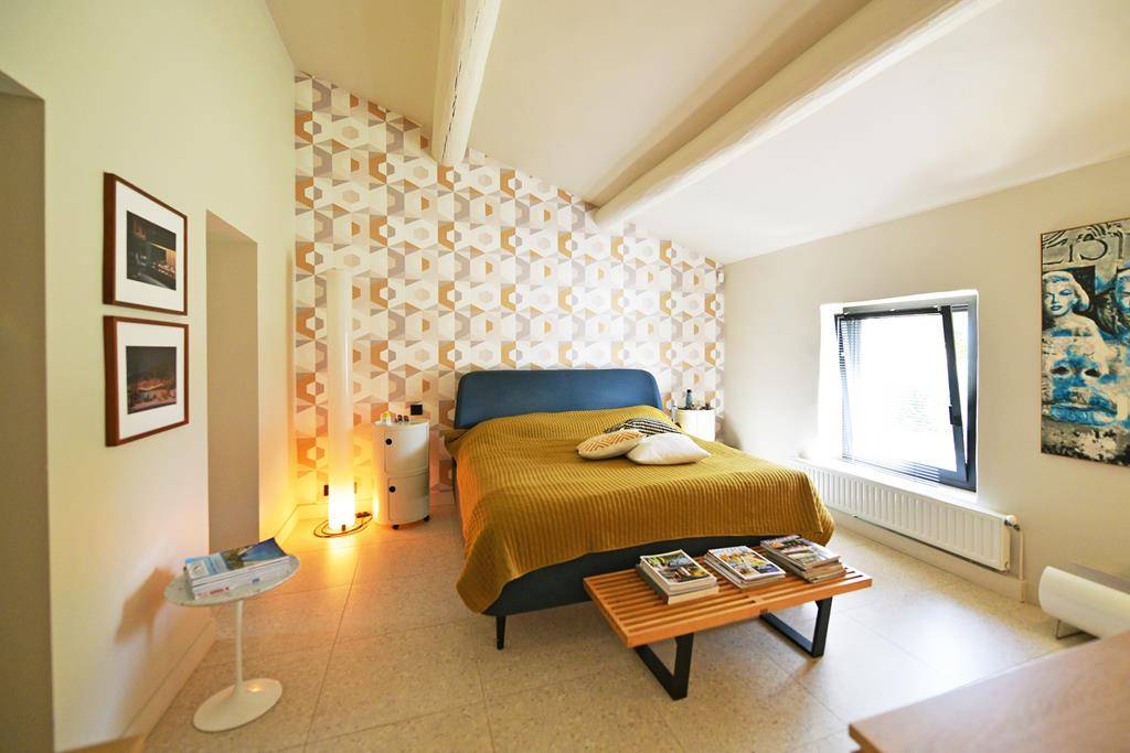 MAISON EN PIERRE AVEC PISCINE A GORDES   