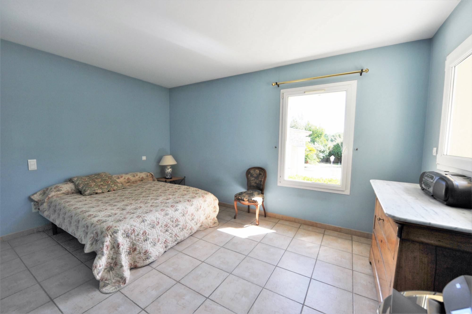 Gordes, villa en pierres avec piscine    