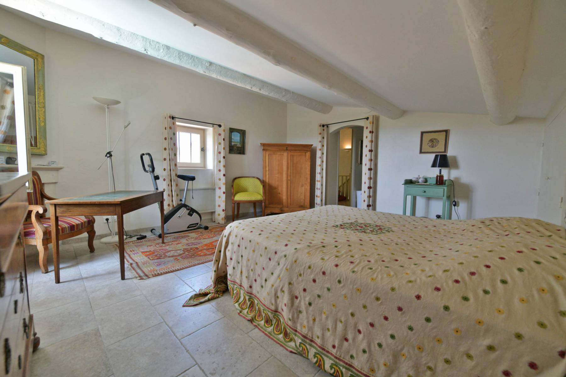 EXCLUSIVITE Gordes : Maison proche du centre du village avec piscine    