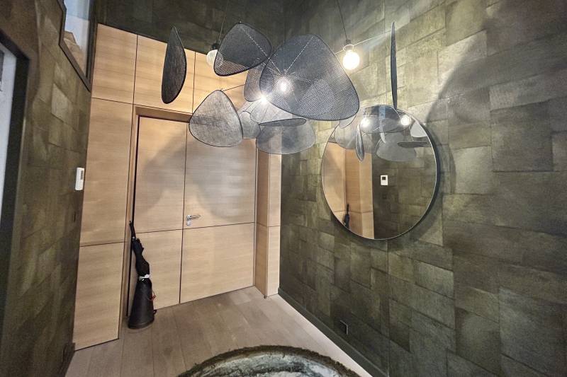 A Saint Rémy de Provence, dans le centre du village, superbe loft  atypique de 150 m² avec cour et piscine.