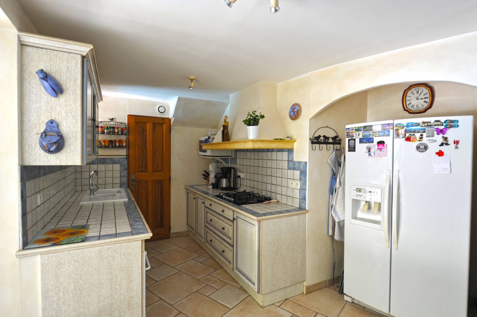maison en pierres avec piscine à Gordes   