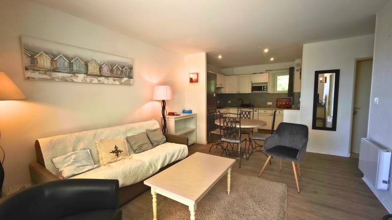 En exclusivité, rare à la vente, bastidon avec vue et piscine partagée dans le centre de Gordes. BIEN VENDU