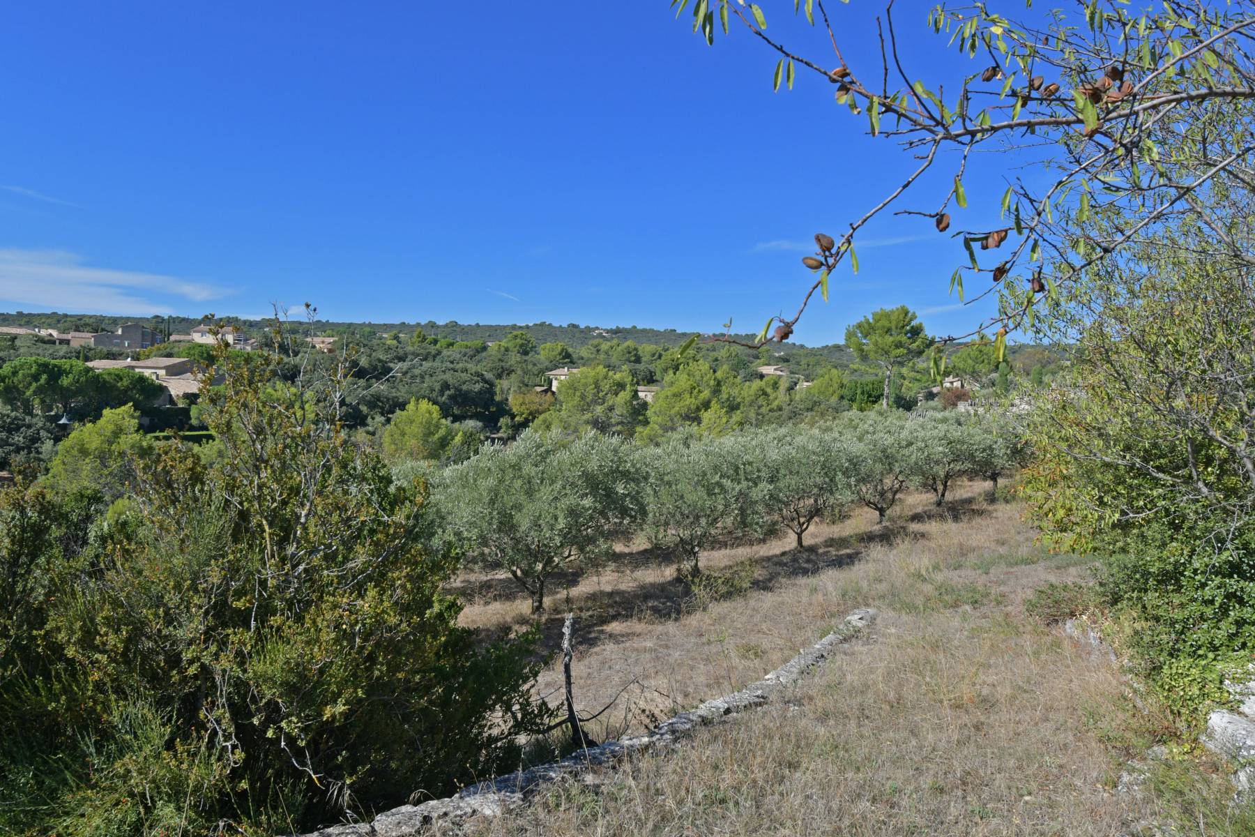Terrain dans propriété à vendre à Gordes avec vue sur le Luberon