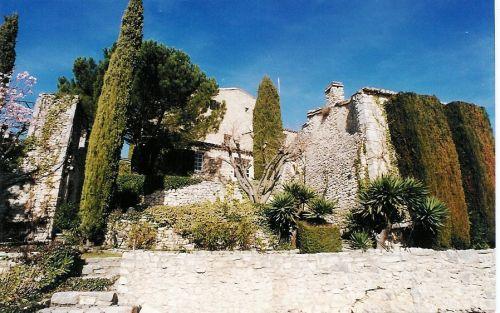 Joucas, proche de Gordes, commanderie templière en position dominante