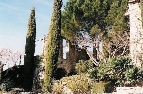 Joucas, proche de Gordes, commanderie templière en position dominante