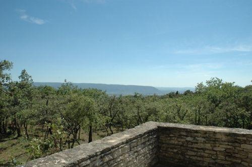 Maison à Gordes, propriété au calme sans être isolée, superbe vue