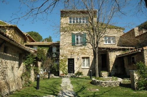 Proche Luberon, Propriété de Prestige dont Maison de Maître sur un domaine de 32 Hectares