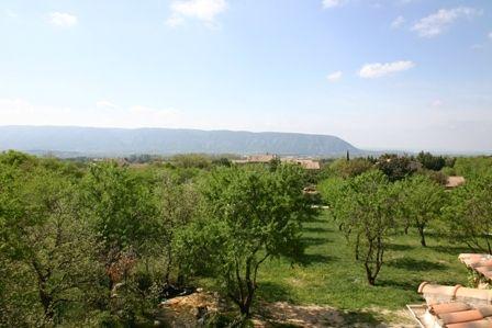 Cabrières d'Avignon, agréable maison sur 1870 m²