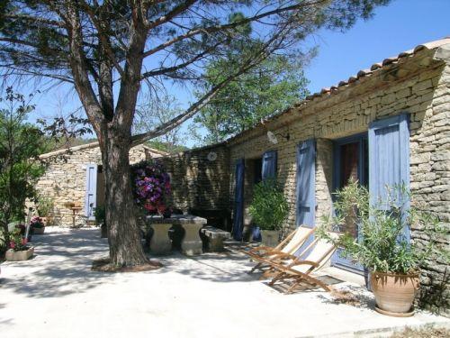 Maison avec deux gîtes sur Murs 84220, proche de Gordes.