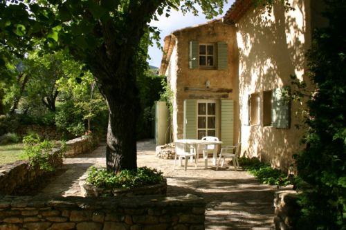 Propriété du Luberon avec mas du XVIIIeme rénové sur Cucuron