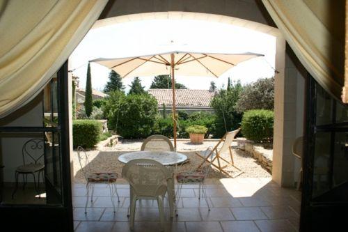 Gordes, maison de village en U avec jardin de 1963 m²