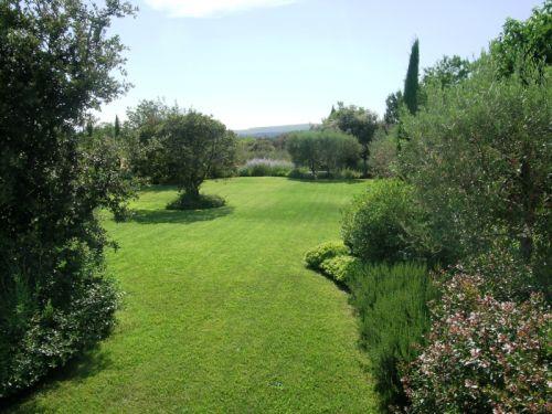 Bastide neuve en Luberon proche d'un village classé