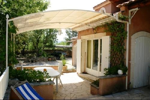 Maison traditionnelle à Lacoste, avec piscine sur 2442 m² de terrain
