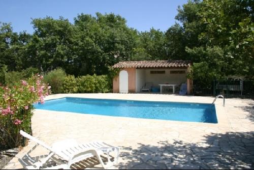 Maison traditionnelle à Lacoste, avec piscine sur 2442 m² de terrain