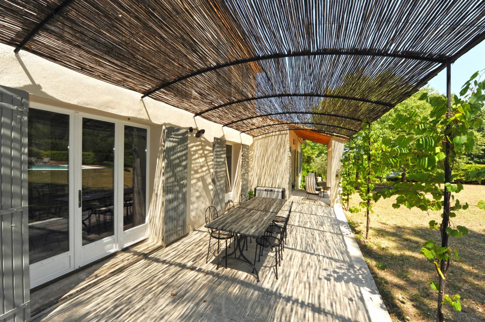 Luberon : belle villa avec dépendance et vue   