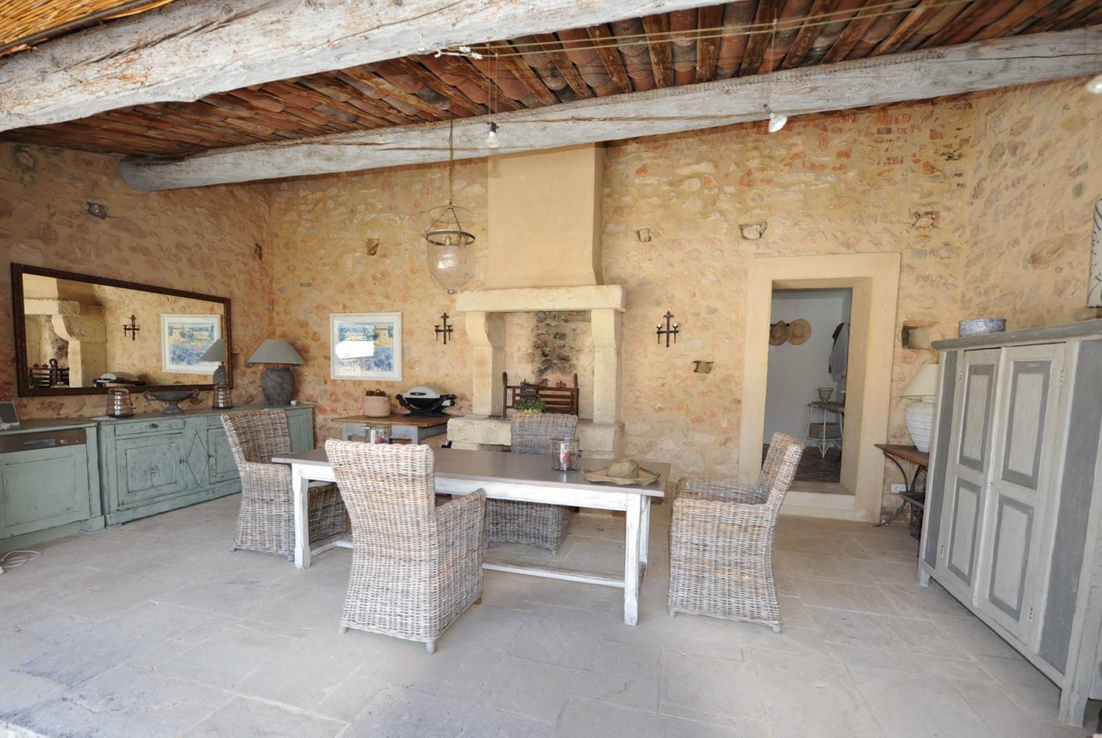 Bonnieux, grande propriété sur près de 2,5 hectares avec vignes   