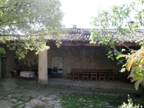 Mas du 18ème restauré, à l'orée d'un hameau proche Gordes