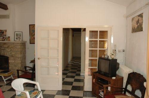 Proche Gordes, villa sur 2100 m² avec murs en pierre