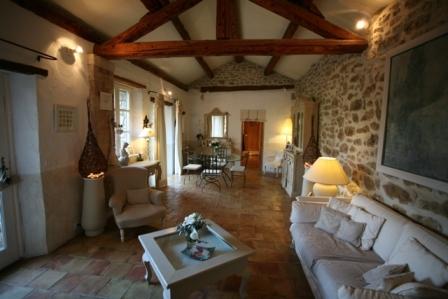 Luberon, maison de village restaurée avec goût