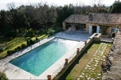 Propriété en Luberon, pierres de Gordes.