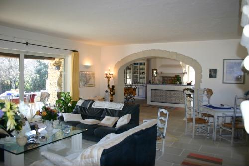 Propriété en Luberon, pierres de Gordes.