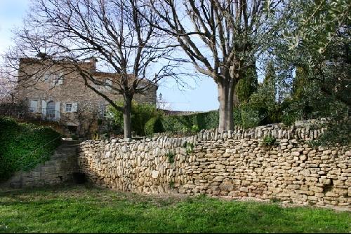 Superbe maison de Hameau 17ème, proche Gordes