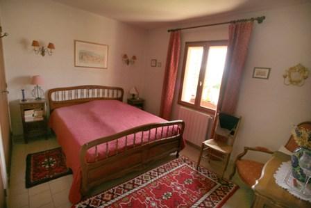 Maison de plain pied sur Gordes dans un quartier résidentiel
