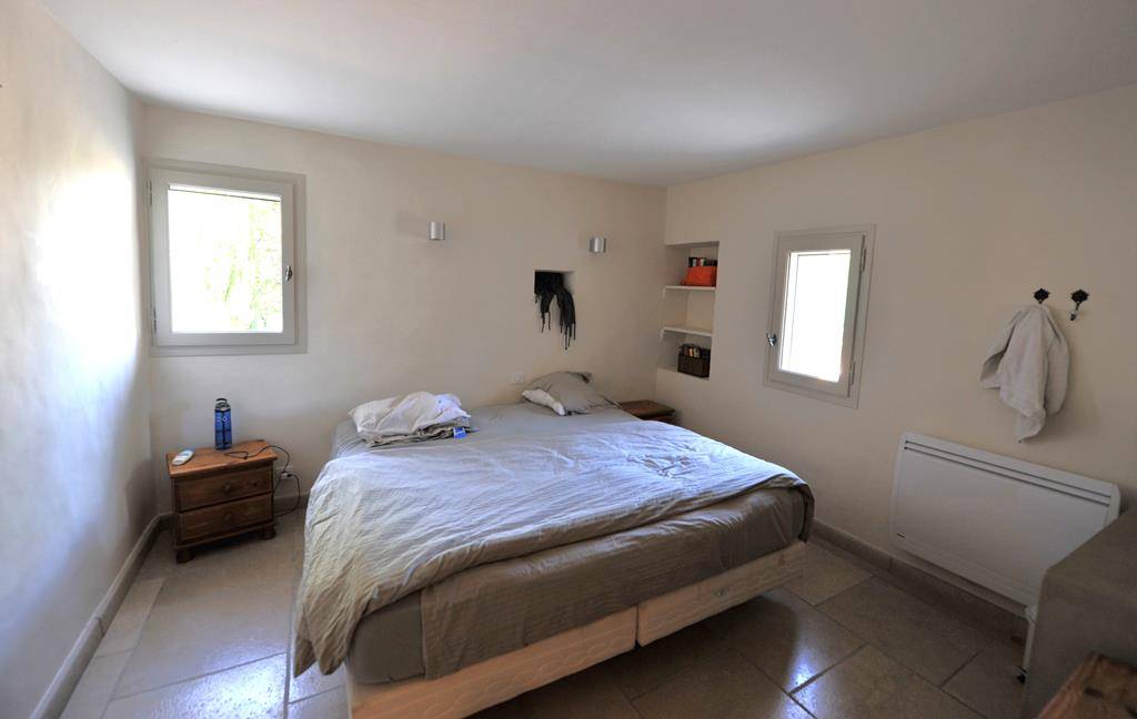 Luberon, villa avec vue panoramique sur 1,6 hectares   
