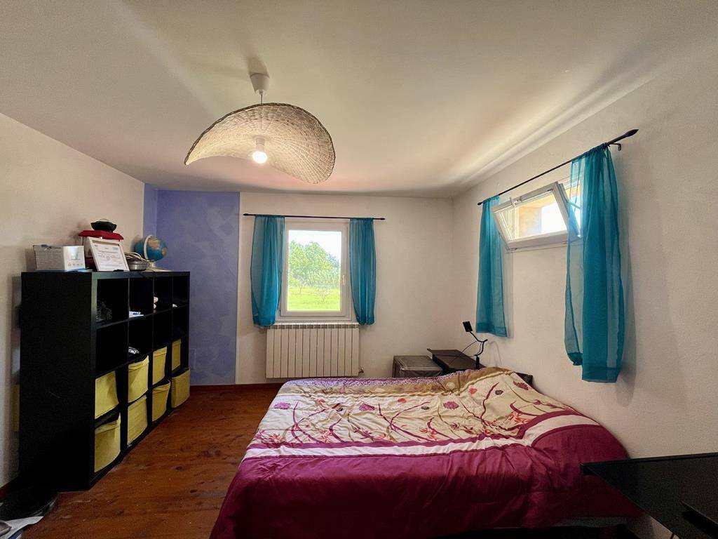 Propriété avec gîtes indépendants et piscine en bord de Sorgue   