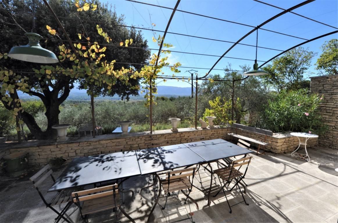 Gordes : villa contemporaine avec vues sur le Luberon   