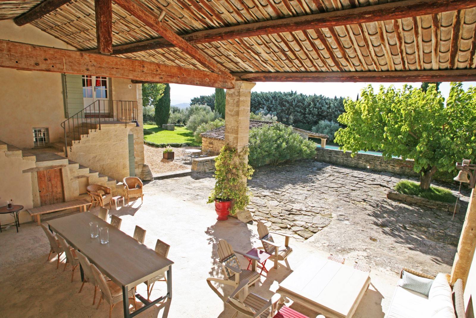 Magnifique bastide avec piscine dans le village de Gordes   