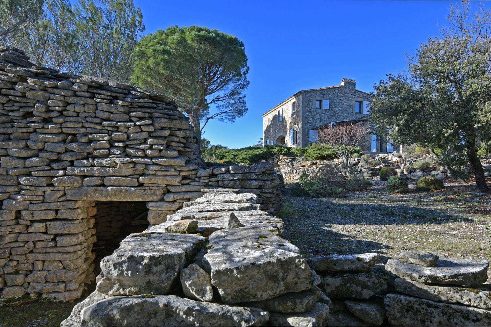 Exceptionnelle situation à deux pas du village de Gordes   