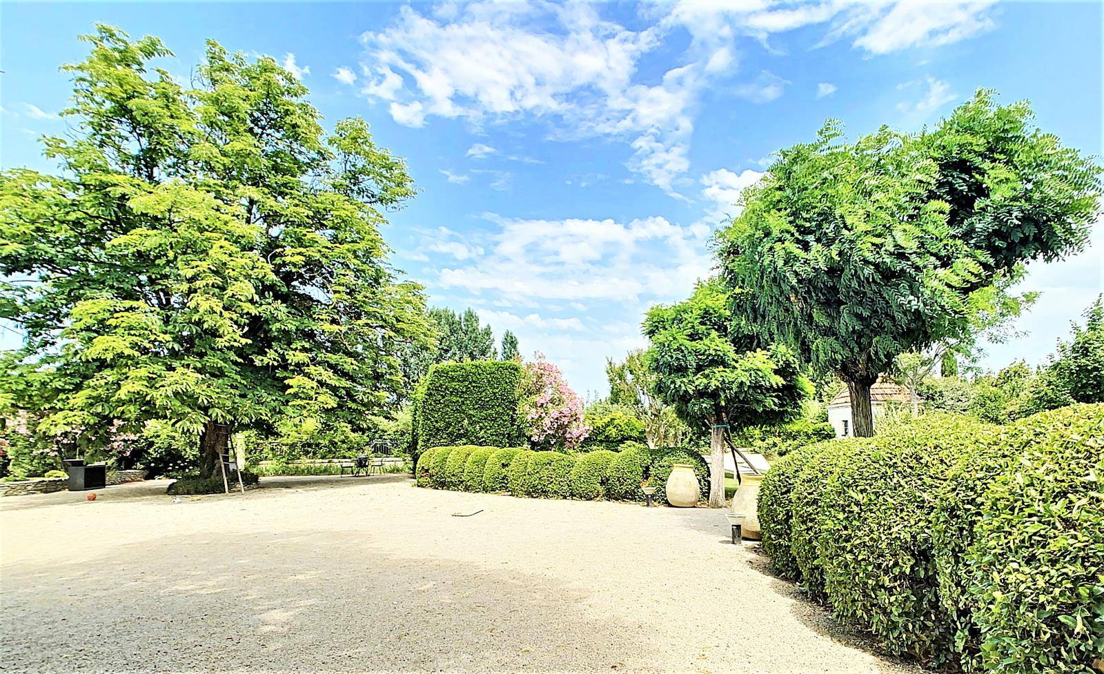 Mas du XVIIIème siècle entre Alpilles et Luberon.   